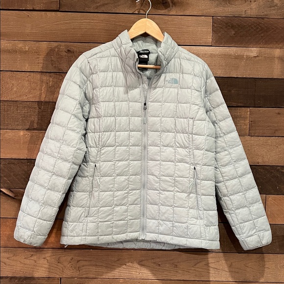 The North Face Women's ThermoBall 2.0 Eco Jacket in Silver Blue - Picture 2 of 9